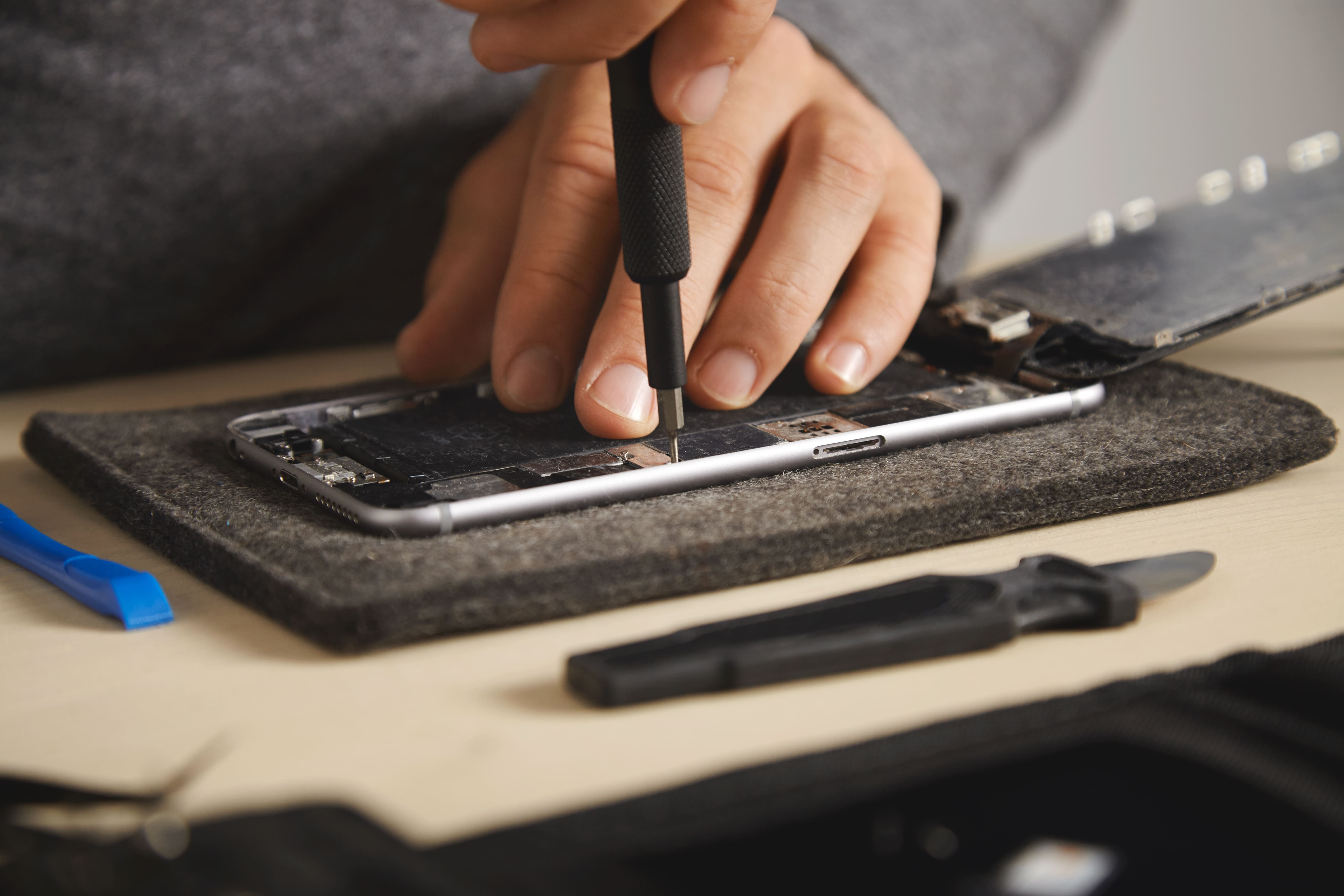 iPhone screen repair in Atlanta